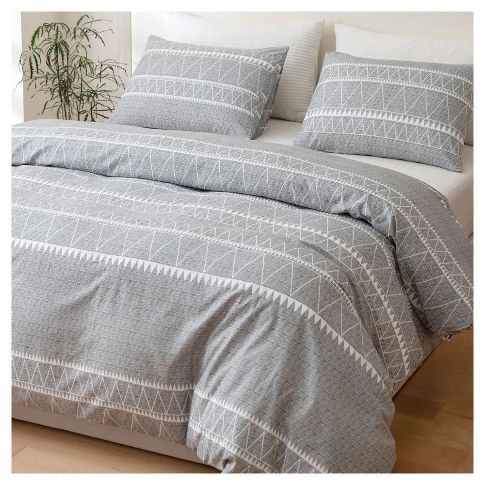 3 Piece Breathable King Bedding Set with Zipper Closure Gray